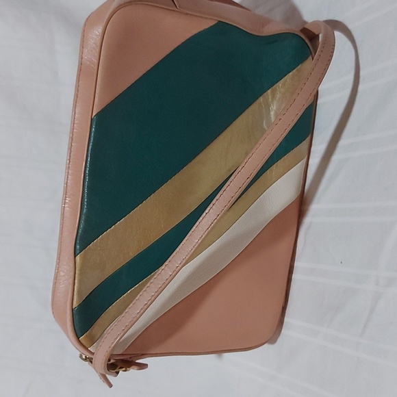 18. AUXILIARY LEATHER EMBROIDERED ROSE CROSSBODY BAG! - Picture 5 of 5